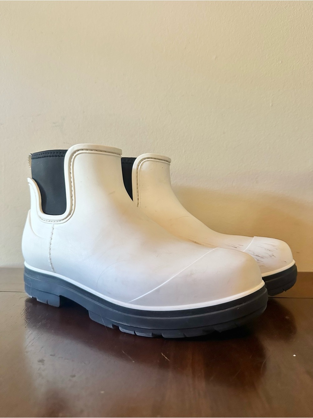 UGG Droplet Waterproof Lined Ankle Chelsea Rain Boots in White, Sz 10